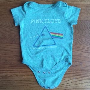 Short sleeve onesie